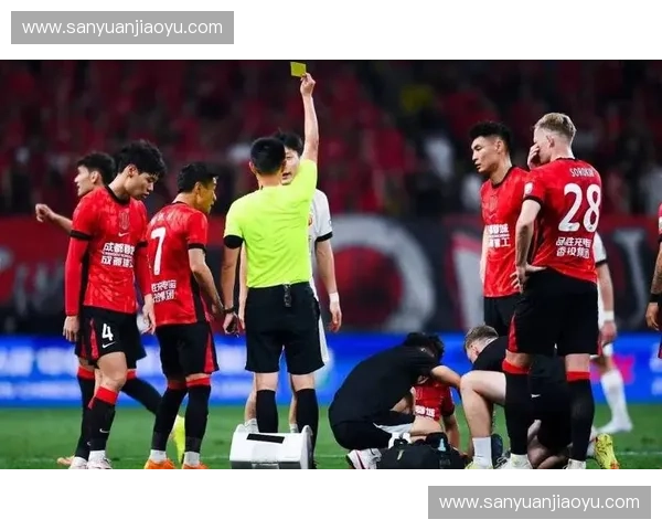 成都蓉城遭遇赛季两连败，榜首优势因核心罗慕洛伤退而蒙上阴影